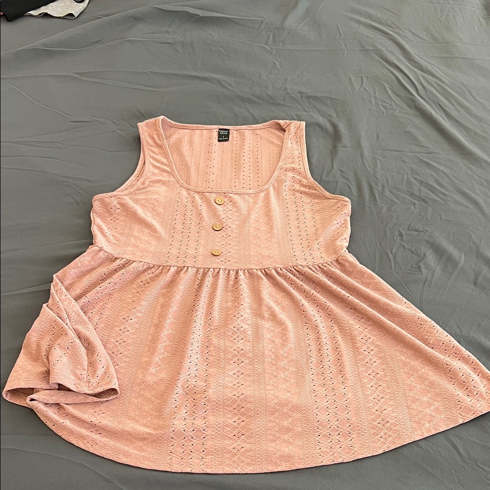 Chic Sleeveless Blouse with Button Detail